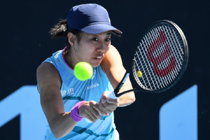 出色正被两 出色正被两